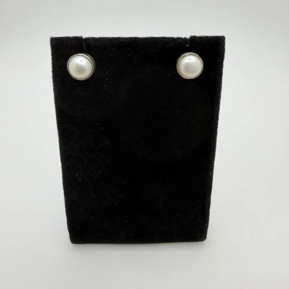 Sterling Silver, 7mm‎ genuine pearl stud earrings!